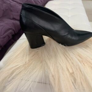 Donald J. Pliner Black Heeled Boots Sleek Design